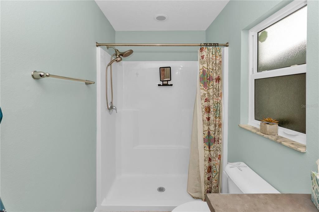 Active With Contract: $319,000 (3 beds, 2 baths, 1610 Square Feet)