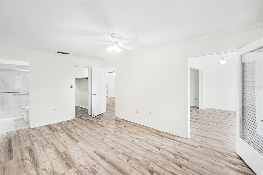 For Sale: $250,000 (2 beds, 2 baths, 1295 Square Feet)