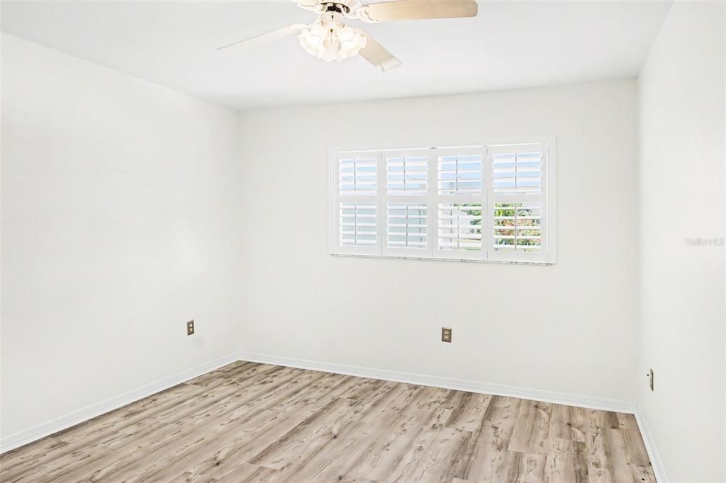 For Sale: $250,000 (2 beds, 2 baths, 1295 Square Feet)