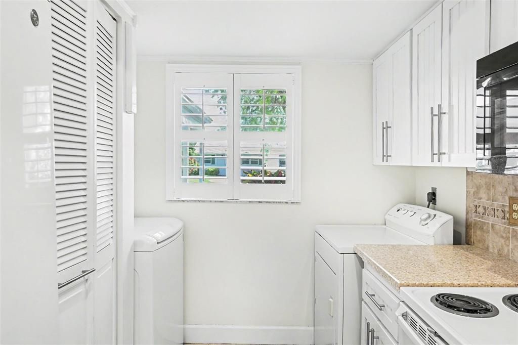 For Sale: $250,000 (2 beds, 2 baths, 1295 Square Feet)