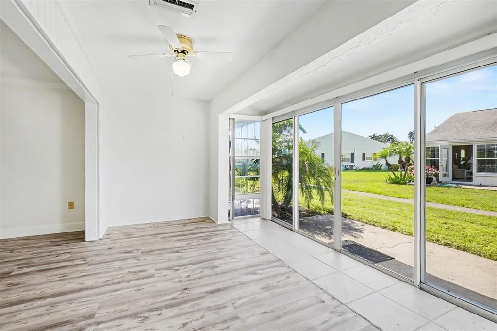 For Sale: $250,000 (2 beds, 2 baths, 1295 Square Feet)