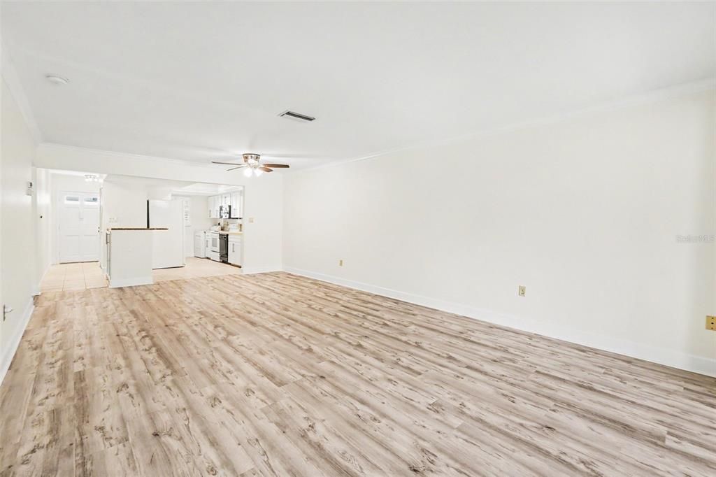 For Sale: $250,000 (2 beds, 2 baths, 1295 Square Feet)