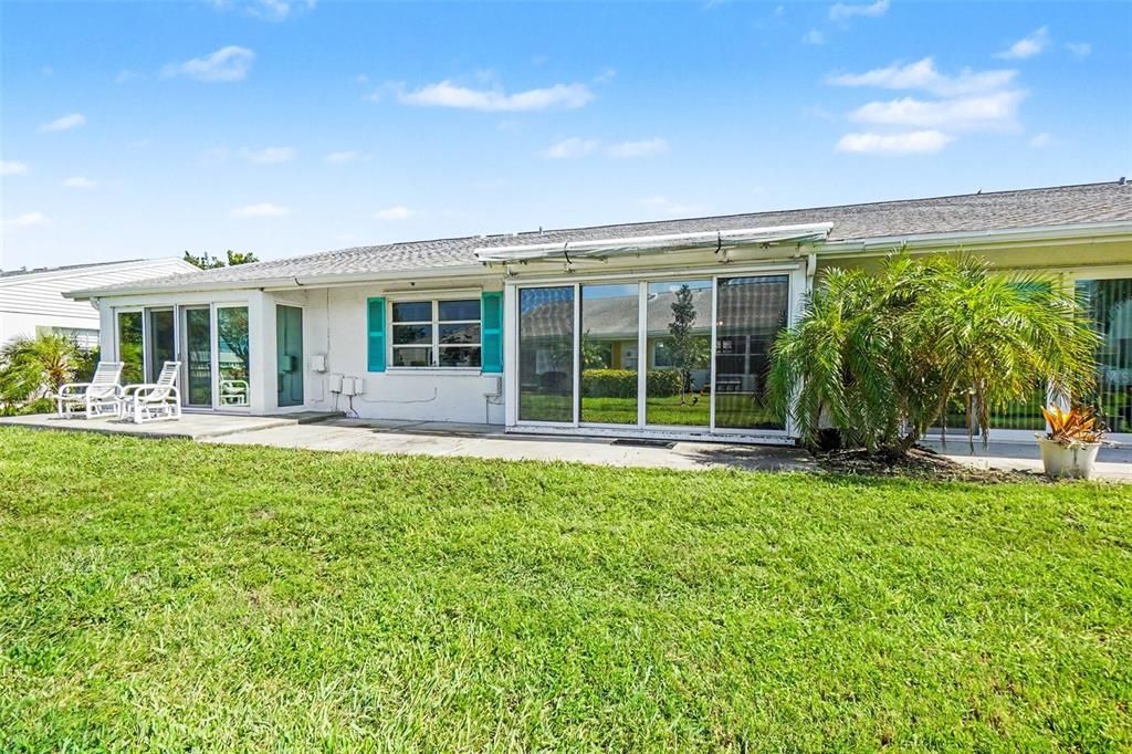 For Sale: $250,000 (2 beds, 2 baths, 1295 Square Feet)