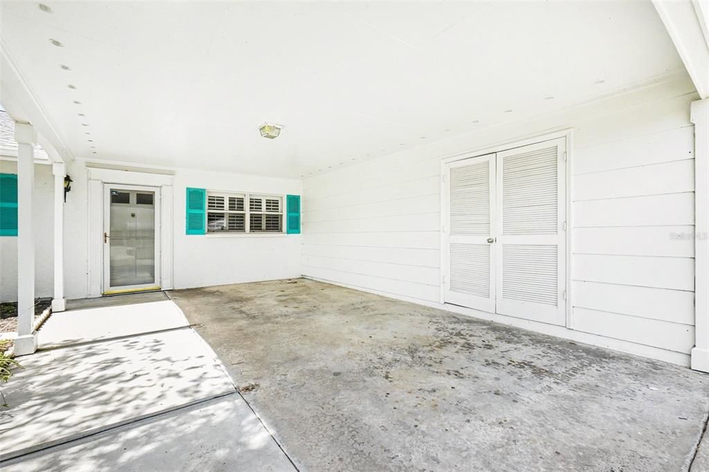 For Sale: $250,000 (2 beds, 2 baths, 1295 Square Feet)
