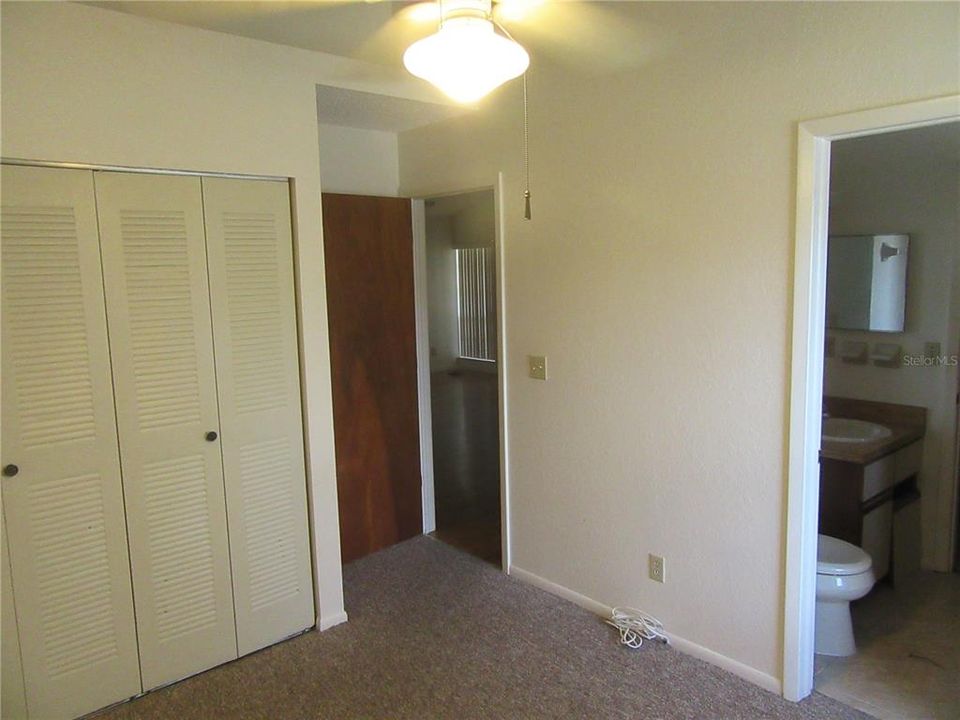 В аренду: $1,695 (2 спален, 1 ванн, 740 Квадратных фут)