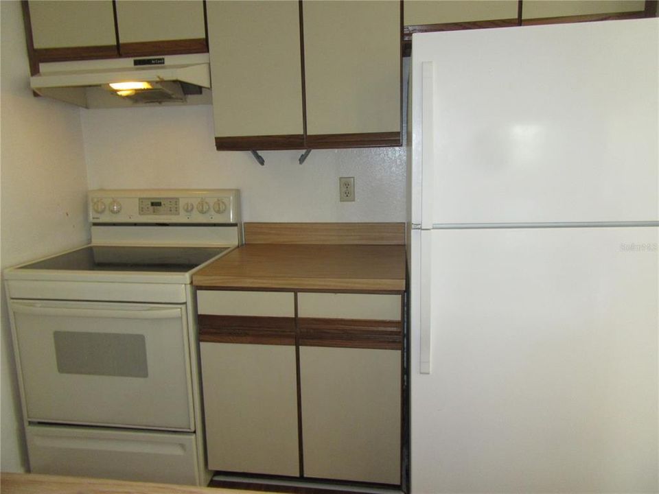 В аренду: $1,695 (2 спален, 1 ванн, 740 Квадратных фут)
