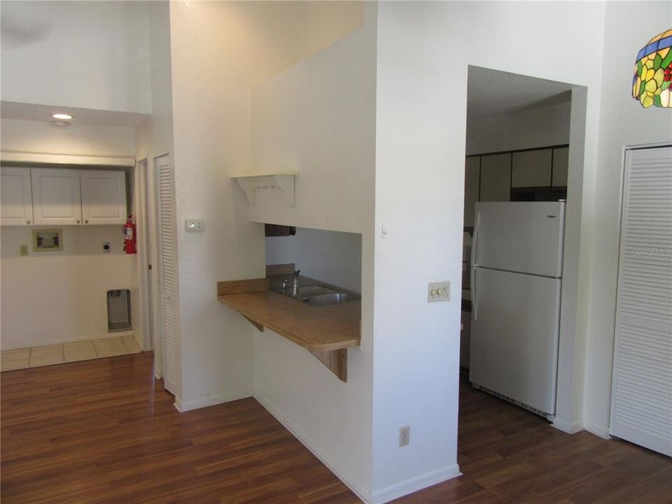 В аренду: $1,695 (2 спален, 1 ванн, 740 Квадратных фут)