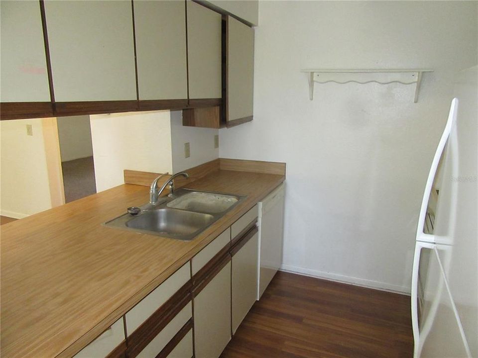 В аренду: $1,695 (2 спален, 1 ванн, 740 Квадратных фут)
