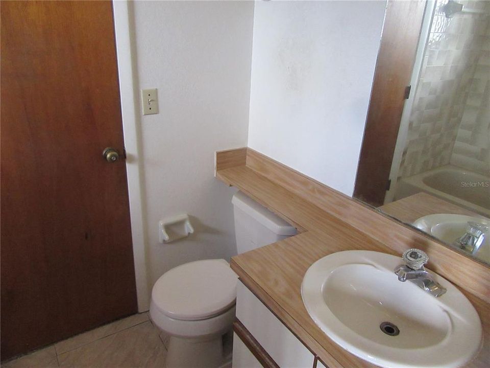 В аренду: $1,695 (2 спален, 1 ванн, 740 Квадратных фут)