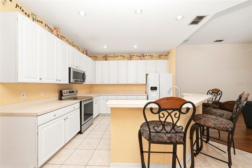 For Sale: $749,000 (5 beds, 4 baths, 3218 Square Feet)