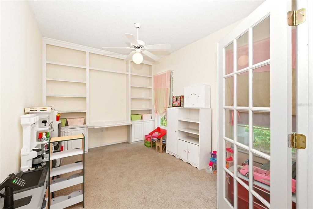 For Sale: $749,000 (5 beds, 4 baths, 3218 Square Feet)