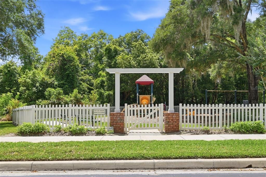 For Sale: $749,000 (5 beds, 4 baths, 3218 Square Feet)
