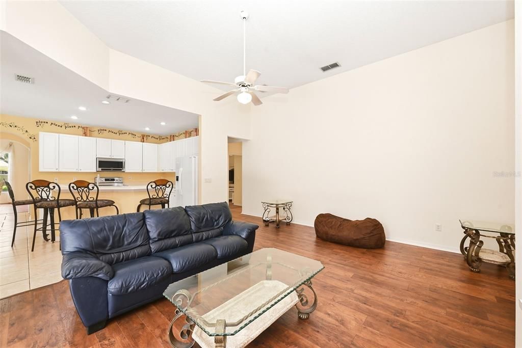 For Sale: $749,000 (5 beds, 4 baths, 3218 Square Feet)