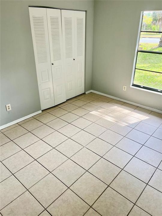 For Rent: $1,200 (2 beds, 1 baths, 840 Square Feet)