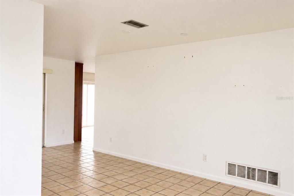 For Rent: $1,870 (3 beds, 2 baths, 1368 Square Feet)