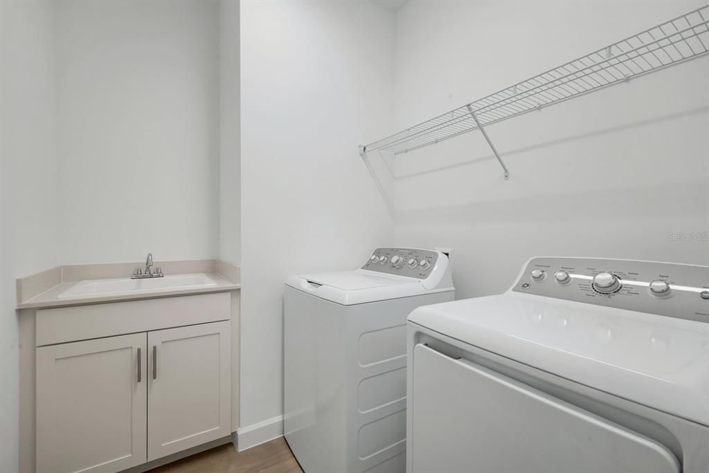 For Sale: $579,000 (3 beds, 3 baths, 2202 Square Feet)