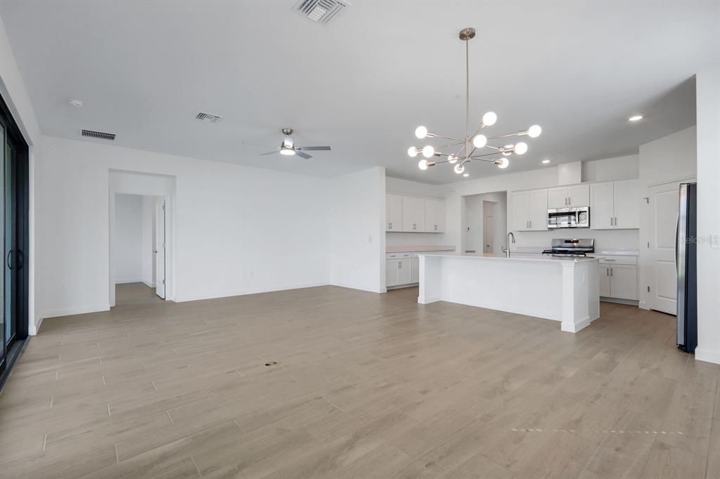 For Sale: $579,000 (3 beds, 3 baths, 2202 Square Feet)