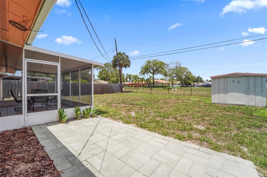 Active With Contract: $329,900 (2 beds, 1 baths, 1200 Square Feet)
