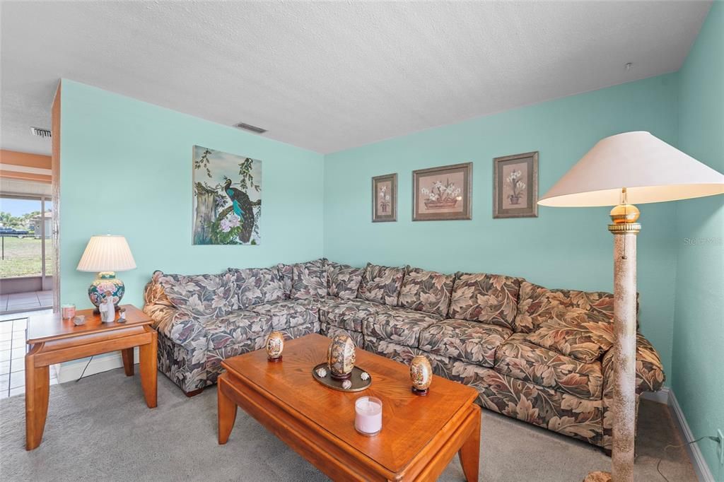 Active With Contract: $329,900 (2 beds, 1 baths, 1200 Square Feet)