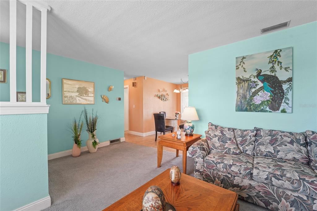 Active With Contract: $329,900 (2 beds, 1 baths, 1200 Square Feet)