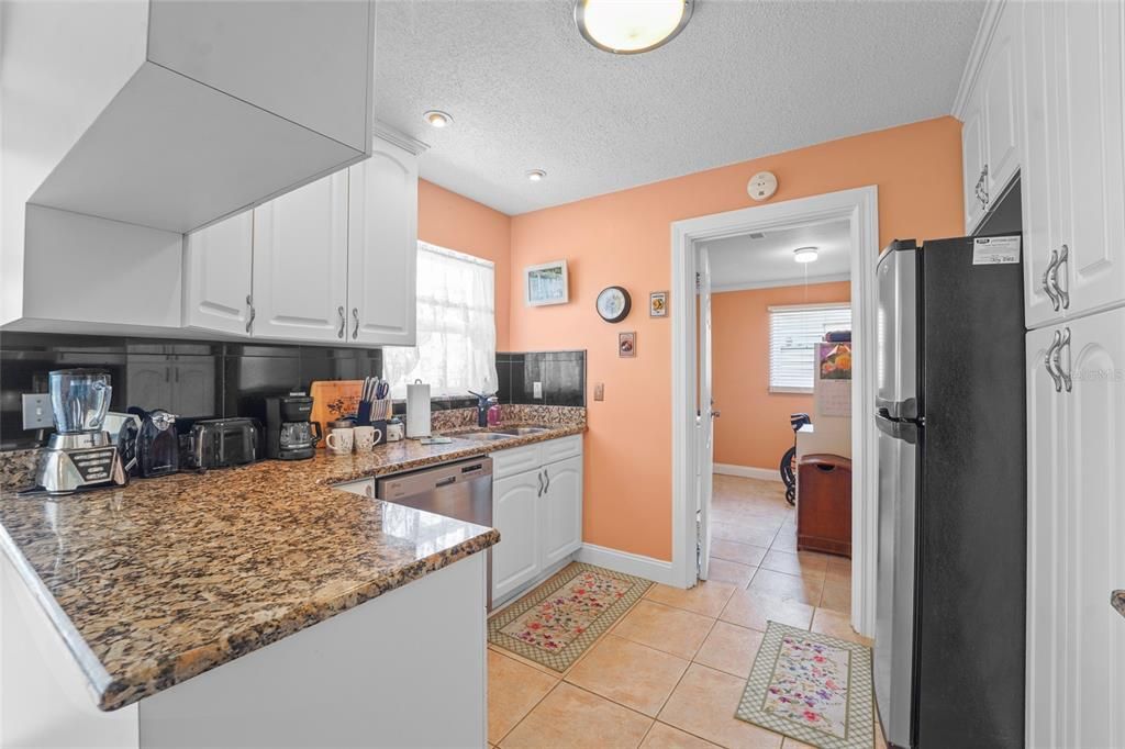 Active With Contract: $329,900 (2 beds, 1 baths, 1200 Square Feet)