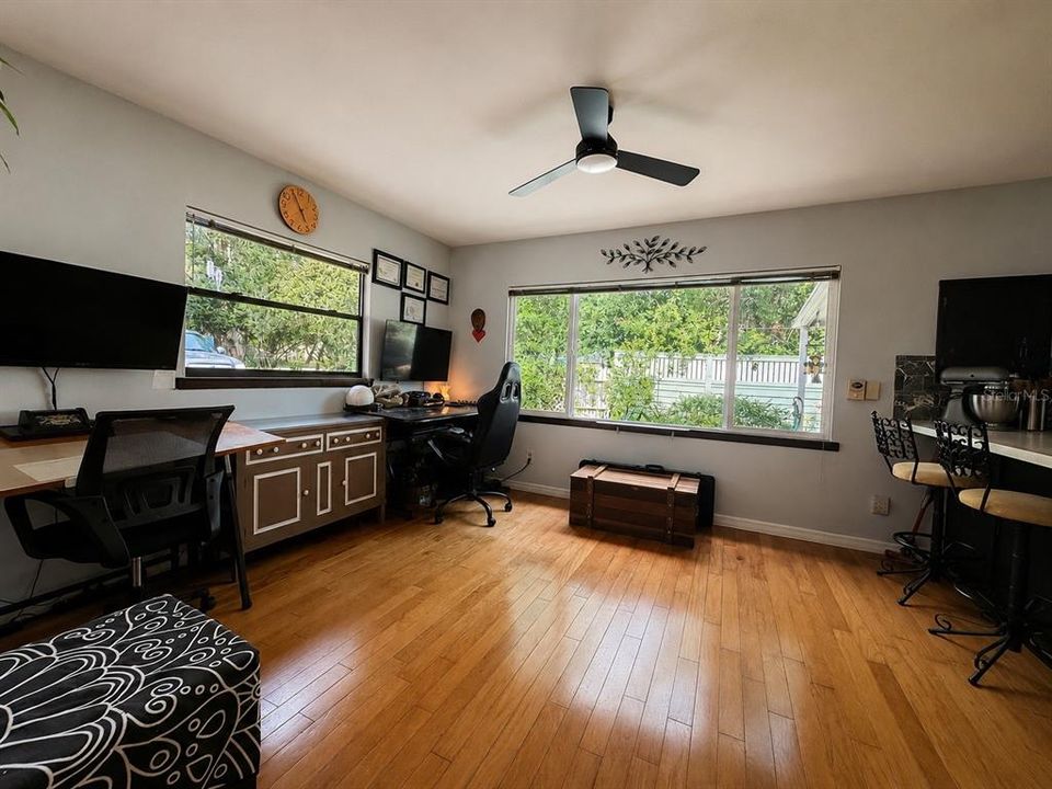 For Sale: $234,900 (2 beds, 1 baths, 1496 Square Feet)