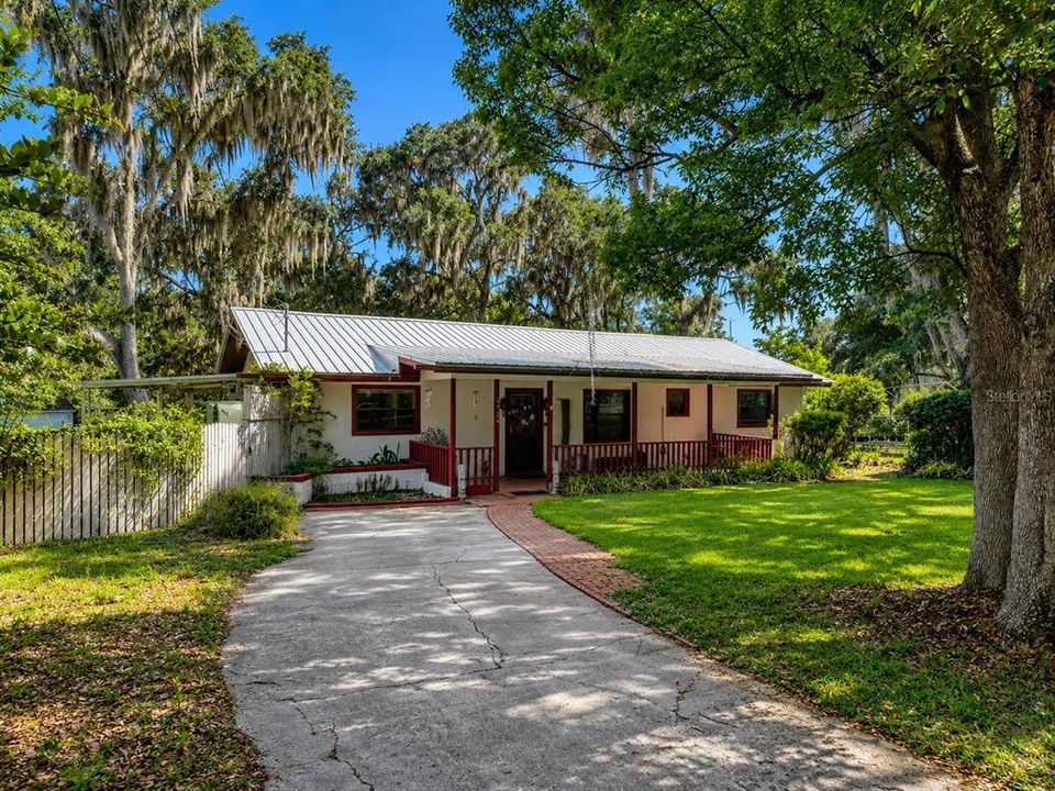 For Sale: $234,900 (2 beds, 1 baths, 1496 Square Feet)