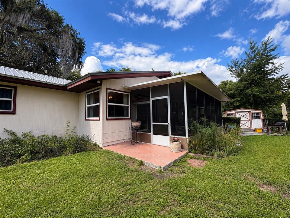 For Sale: $234,900 (2 beds, 1 baths, 1496 Square Feet)