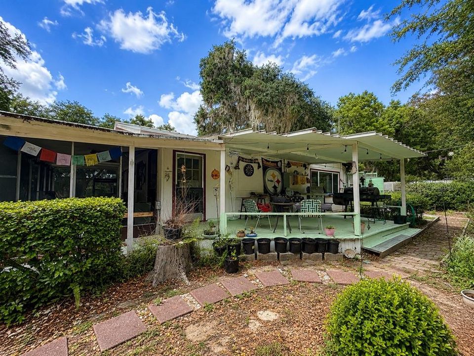 For Sale: $234,900 (2 beds, 1 baths, 1496 Square Feet)