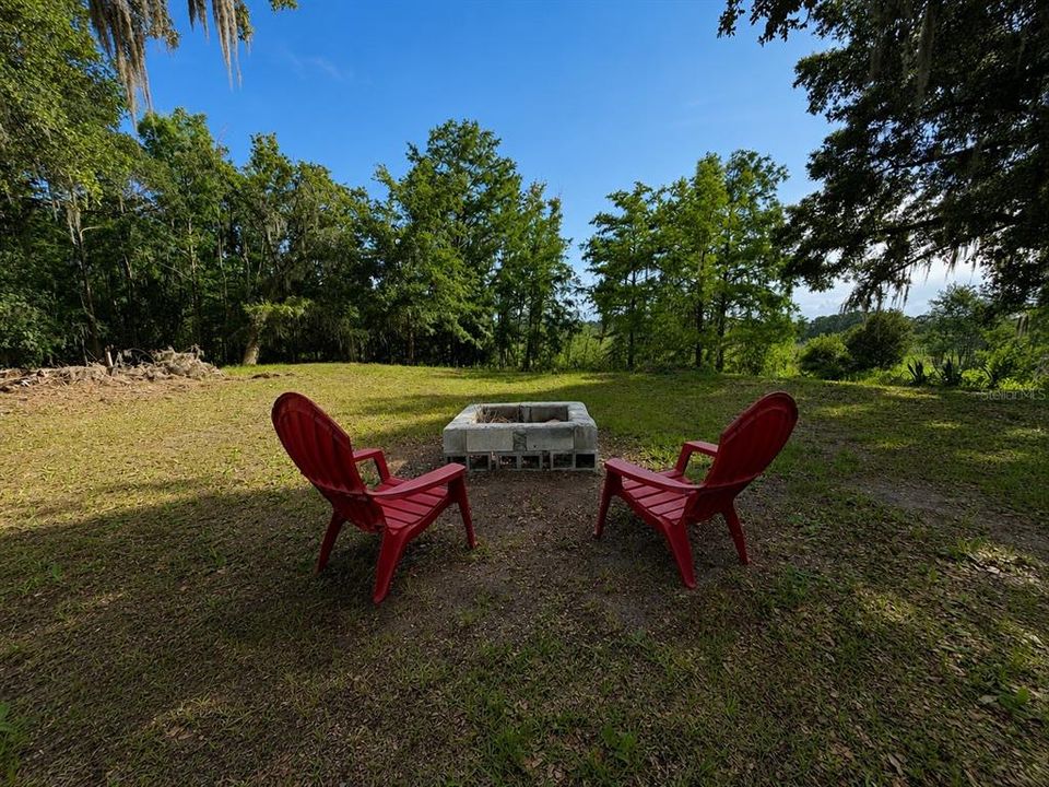 For Sale: $234,900 (2 beds, 1 baths, 1496 Square Feet)