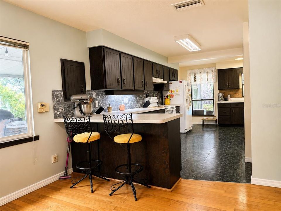 For Sale: $234,900 (2 beds, 1 baths, 1496 Square Feet)