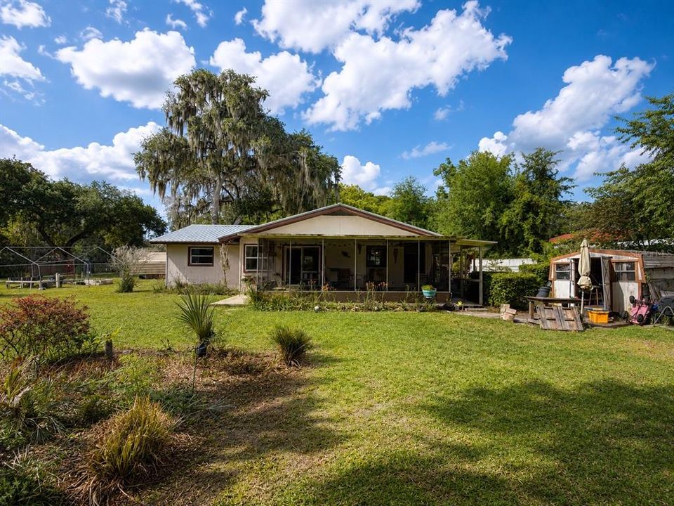 For Sale: $234,900 (2 beds, 1 baths, 1496 Square Feet)