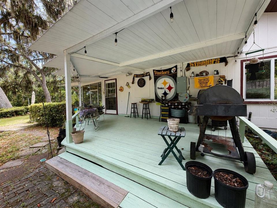 For Sale: $234,900 (2 beds, 1 baths, 1496 Square Feet)
