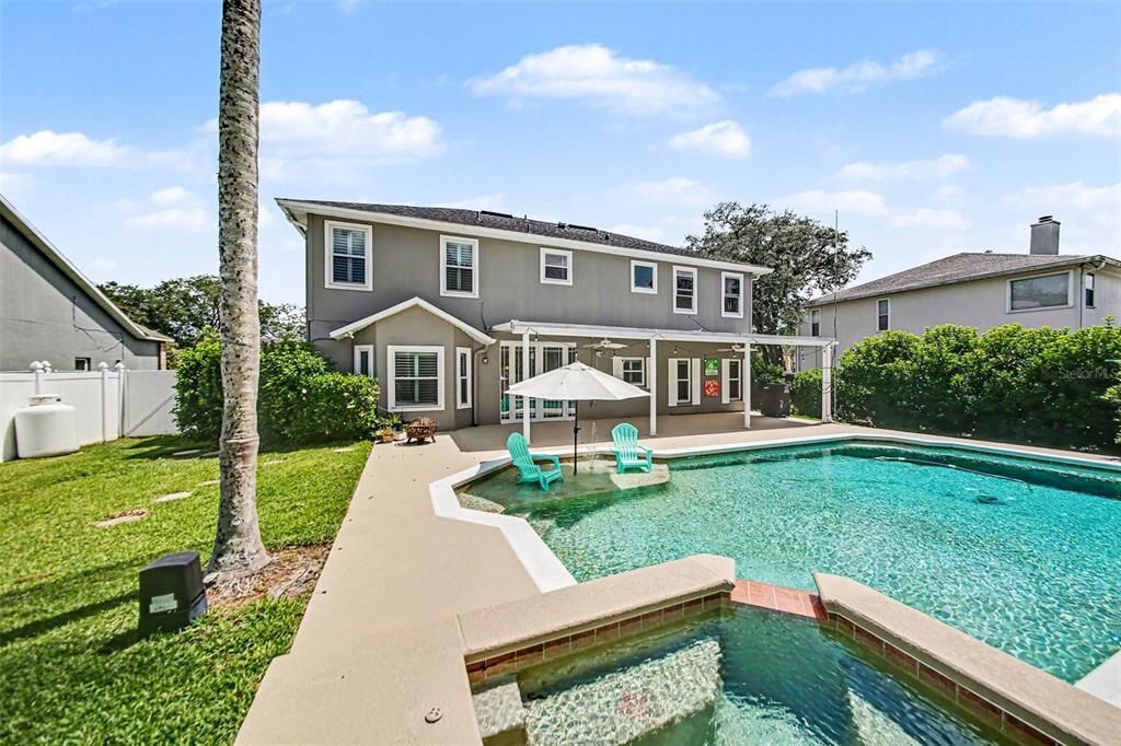 For Sale: $639,000 (5 beds, 2 baths, 2464 Square Feet)