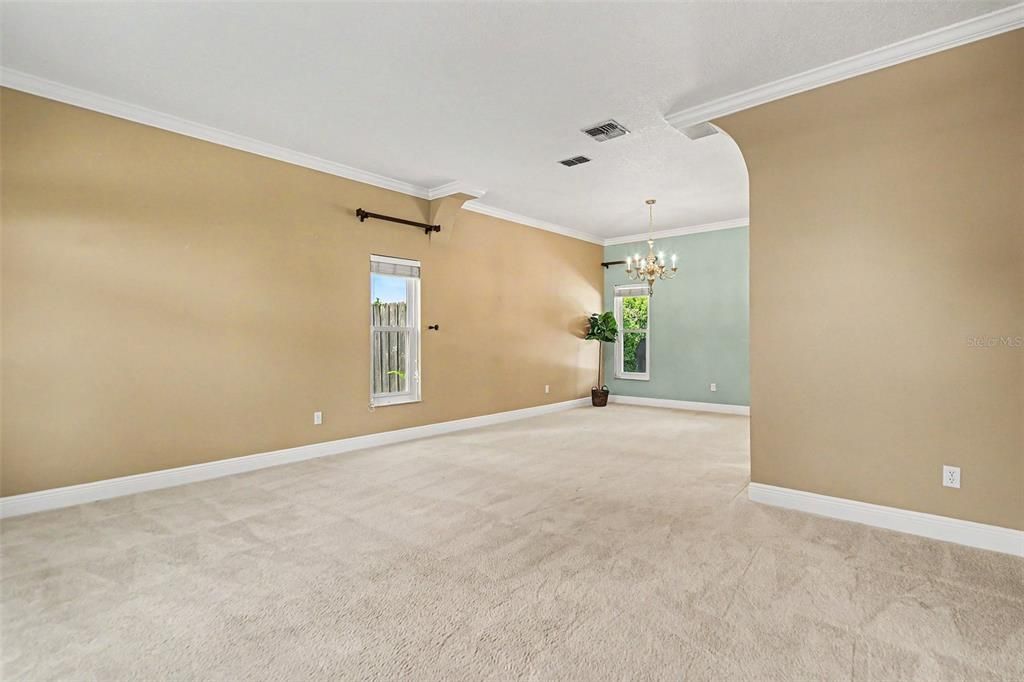 For Sale: $639,000 (5 beds, 2 baths, 2464 Square Feet)