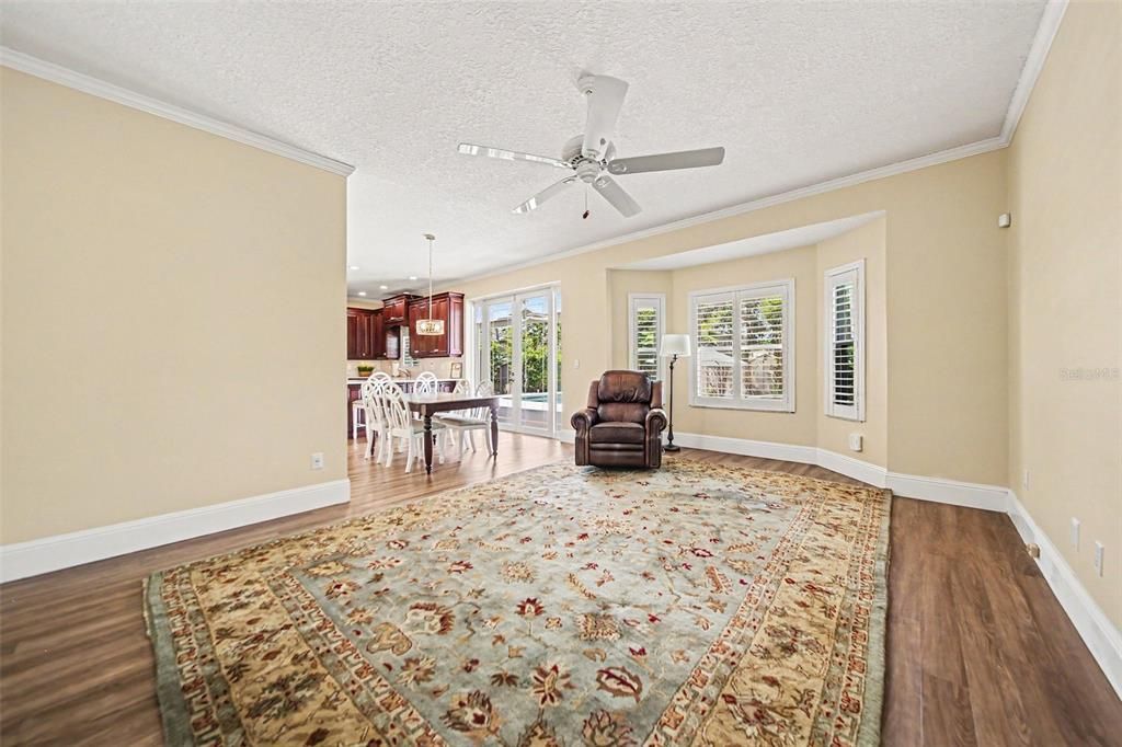 For Sale: $639,000 (5 beds, 2 baths, 2464 Square Feet)