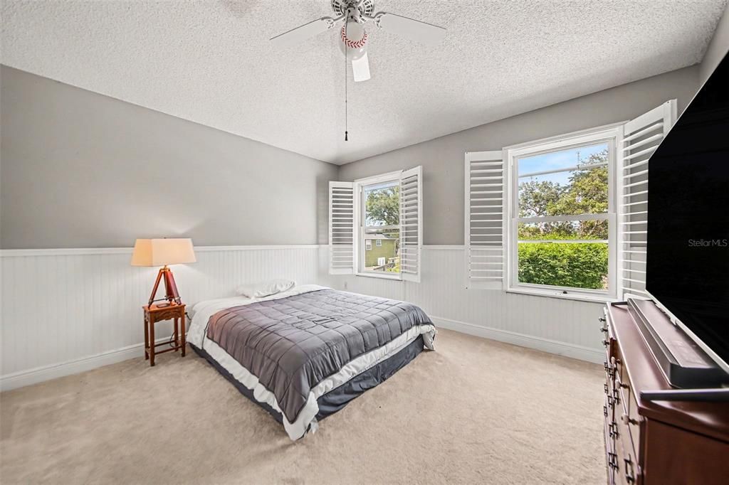 For Sale: $639,000 (5 beds, 2 baths, 2464 Square Feet)