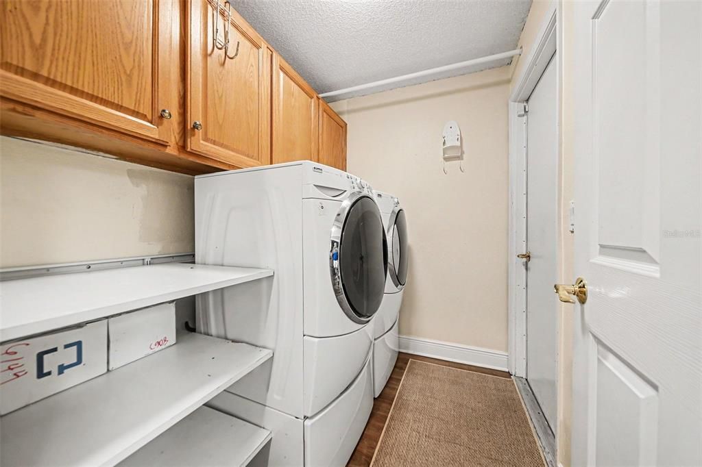 For Sale: $639,000 (5 beds, 2 baths, 2464 Square Feet)