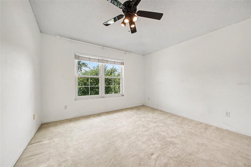 For Sale: $639,000 (5 beds, 2 baths, 2464 Square Feet)