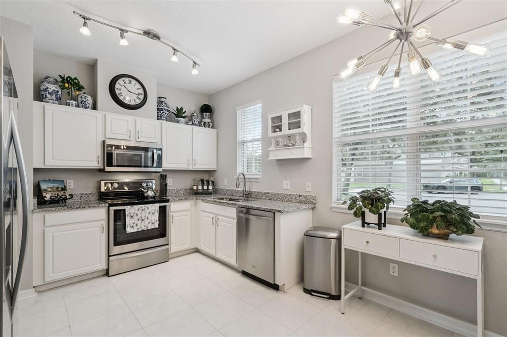 Active With Contract: $360,000 (2 beds, 2 baths, 1375 Square Feet)
