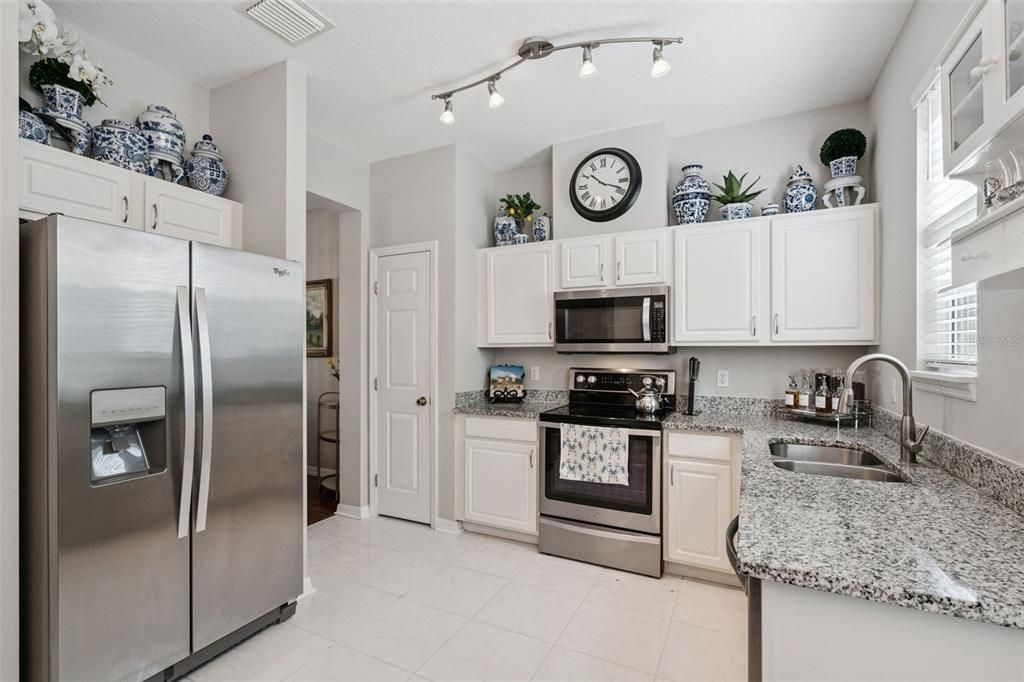 Active With Contract: $360,000 (2 beds, 2 baths, 1375 Square Feet)
