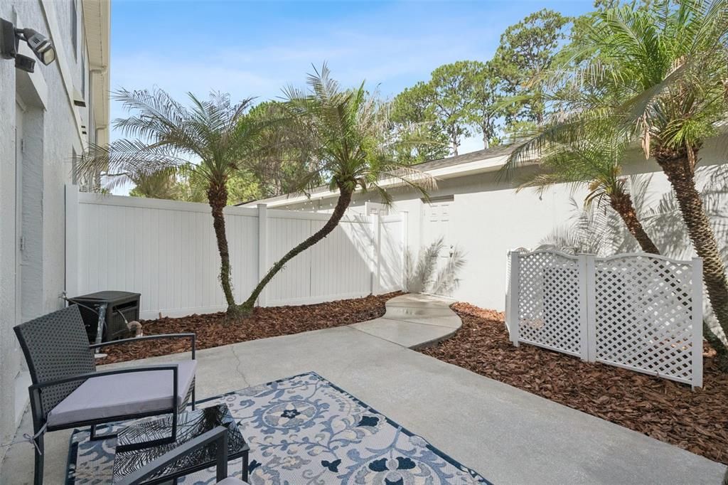 Active With Contract: $360,000 (2 beds, 2 baths, 1375 Square Feet)
