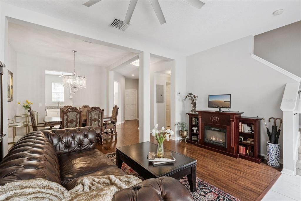 Active With Contract: $360,000 (2 beds, 2 baths, 1375 Square Feet)