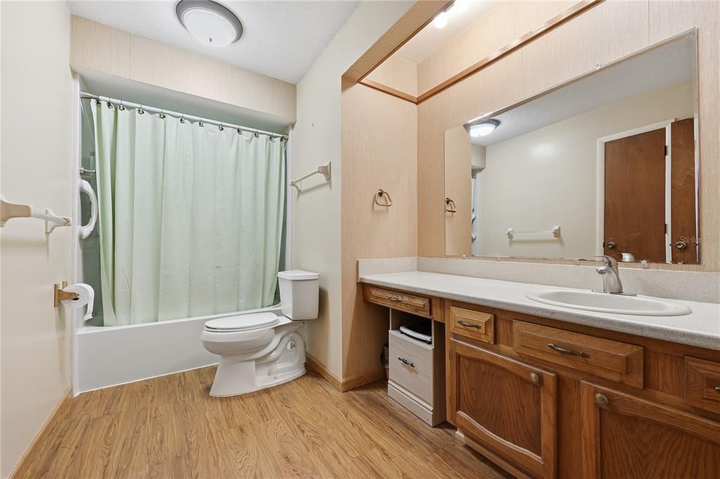 На продажу: $415,000 (4 спален, 2 ванн, 2160 Квадратных фут)