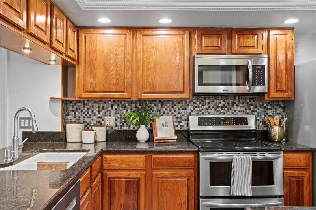 На продажу: $525,000 (3 спален, 2 ванн, 1851 Квадратных фут)