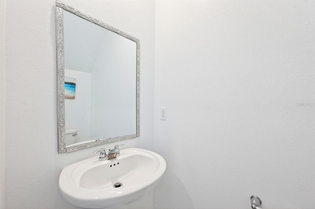 For Sale: $365,000 (4 beds, 2 baths, 1871 Square Feet)