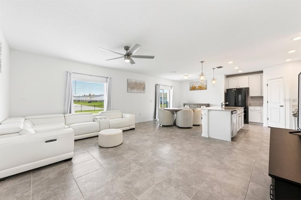 For Sale: $365,000 (4 beds, 2 baths, 1871 Square Feet)