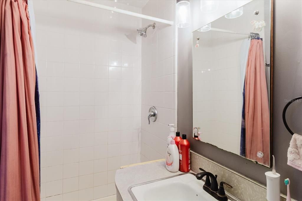 En Venta: $365,000 (4 camas, 5 baños, 3018 Pies cuadrados)
