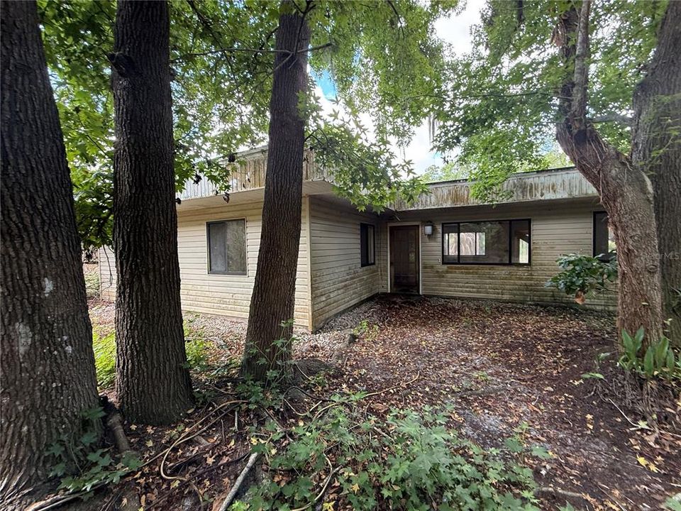For Sale: $400,000 (5 beds, 3 baths, 5810 Square Feet)