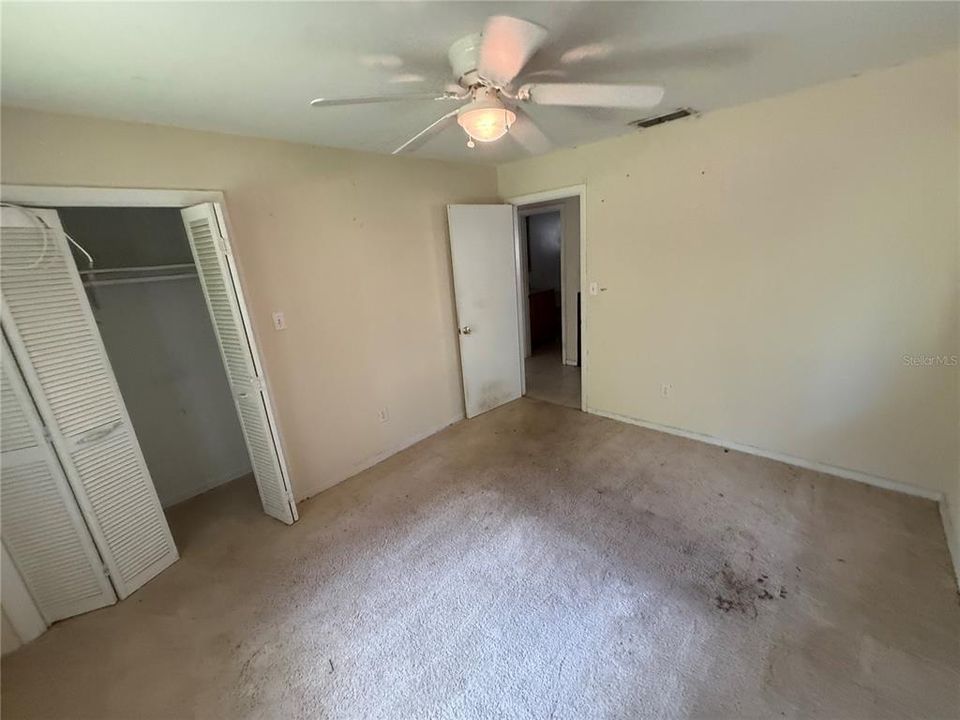 For Sale: $400,000 (5 beds, 3 baths, 5810 Square Feet)